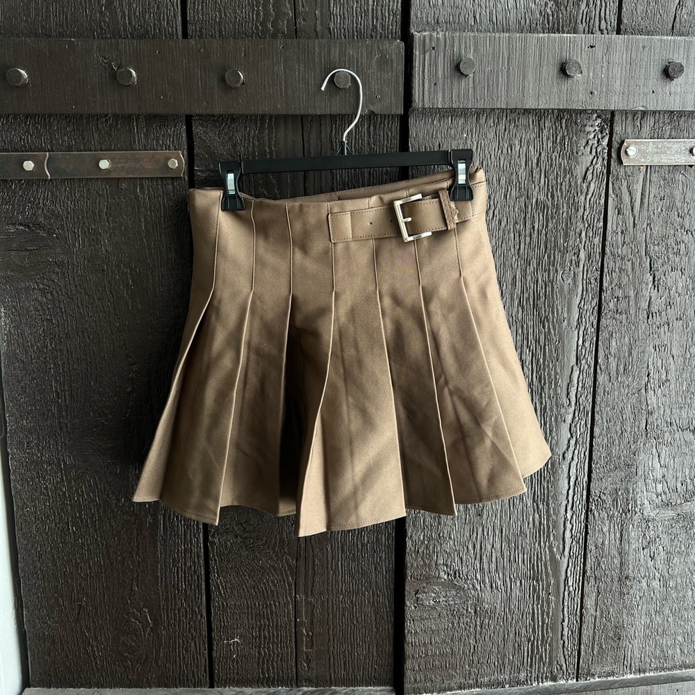 Pleated mini skirt